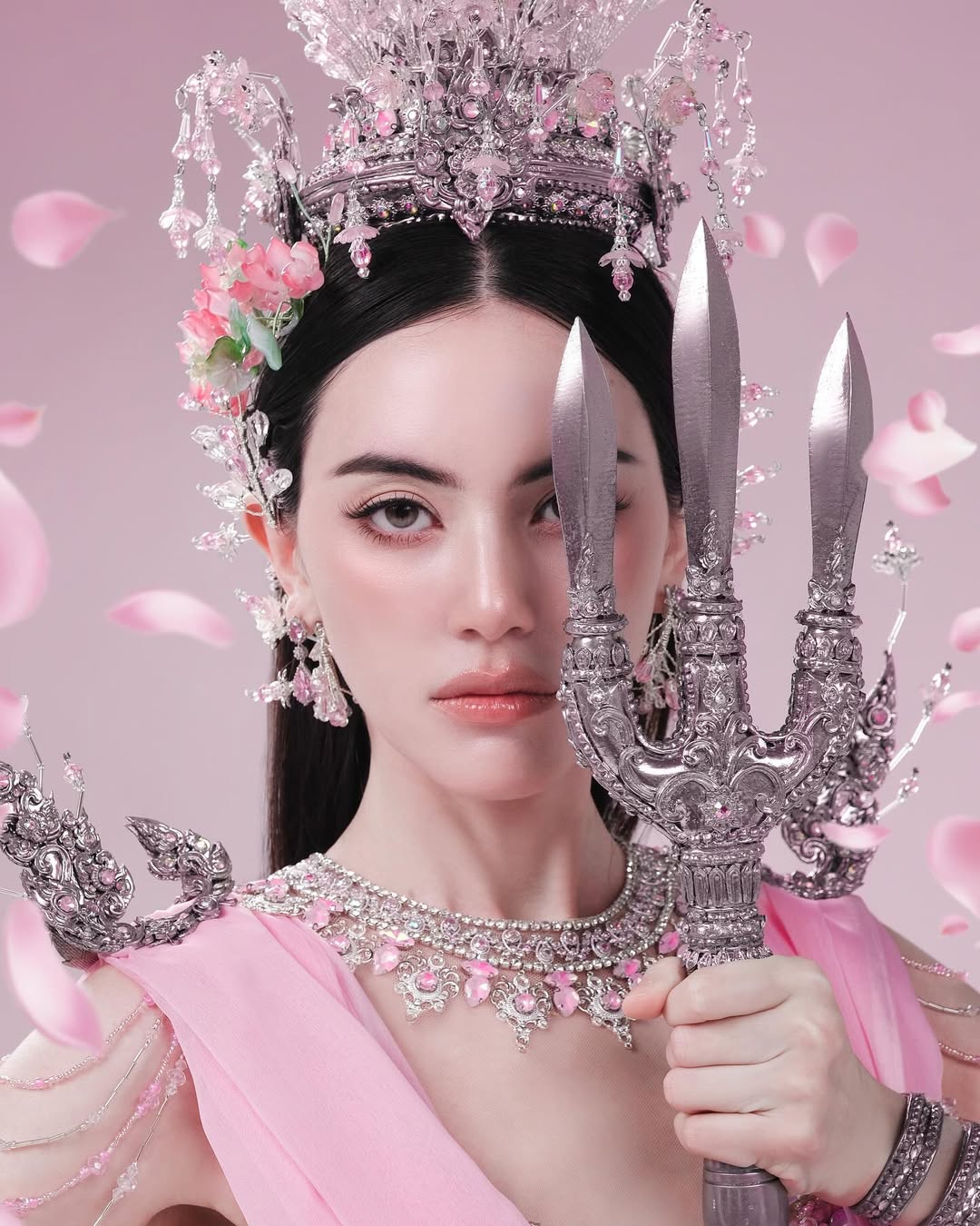 ใหม่ - ดาวิกา โฮร์เน่