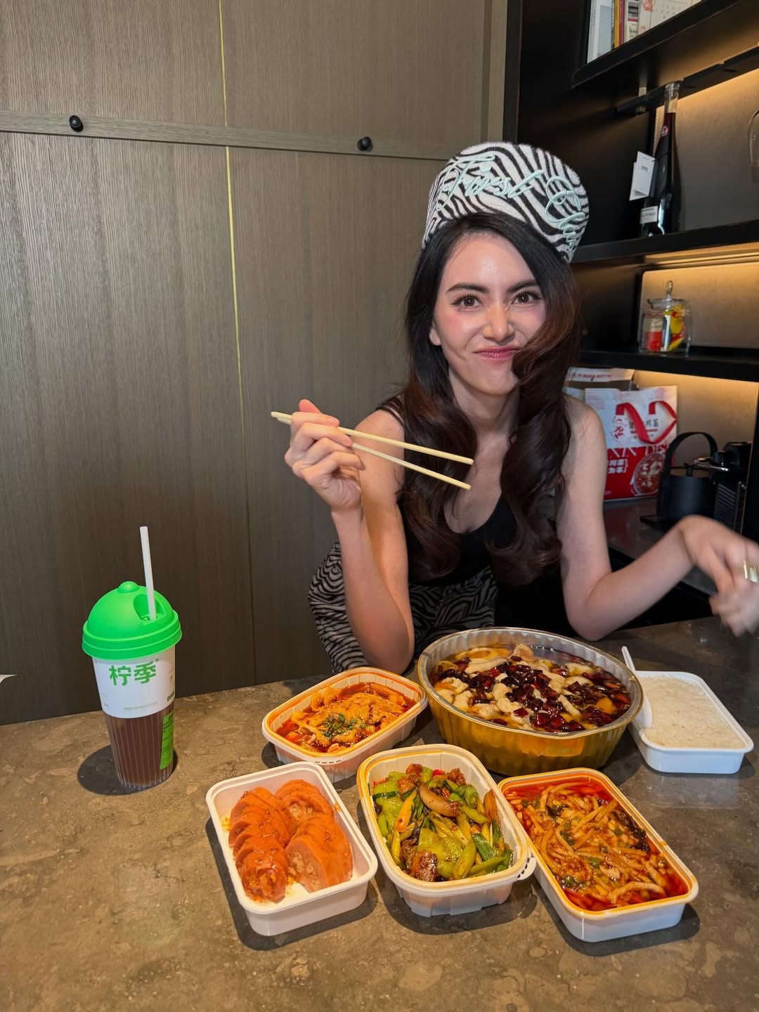 ใหม่ - ดาวิกา โฮร์เน่