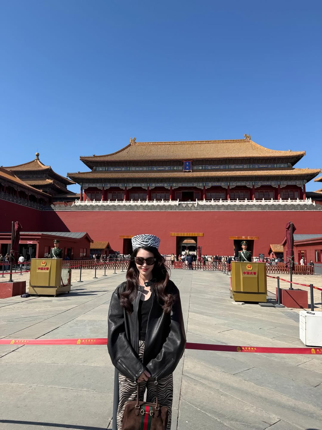 ใหม่ - ดาวิกา โฮร์เน่