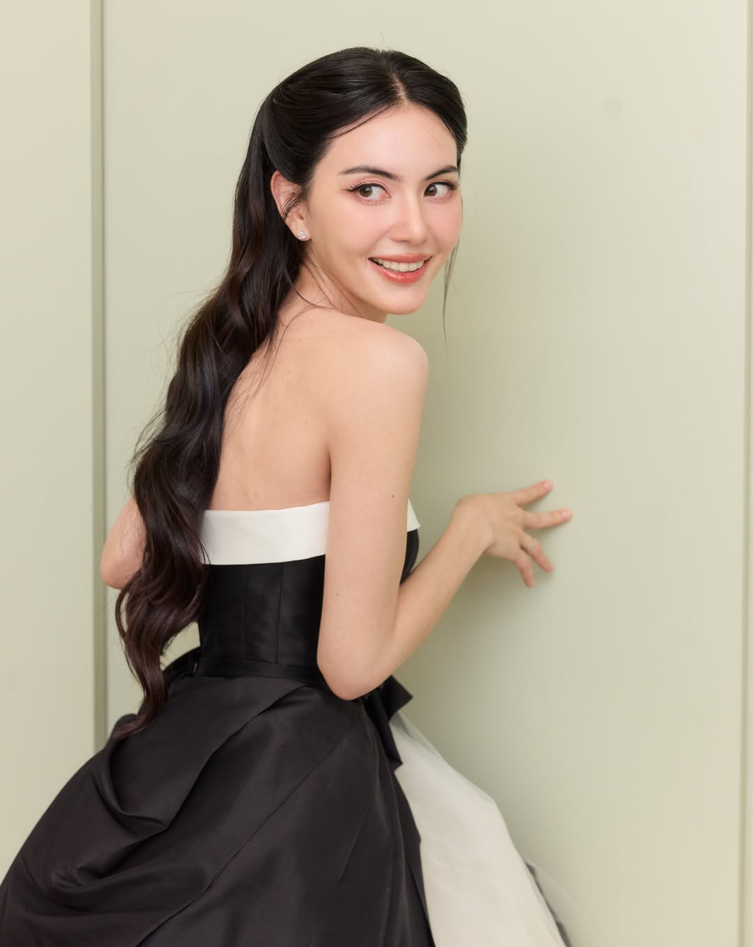 ใหม่ - ดาวิกา โฮร์เน่