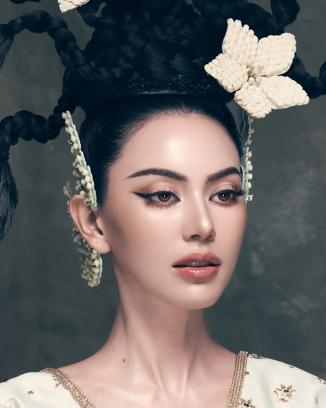 ใหม่ - ดาวิกา โฮร์เน่