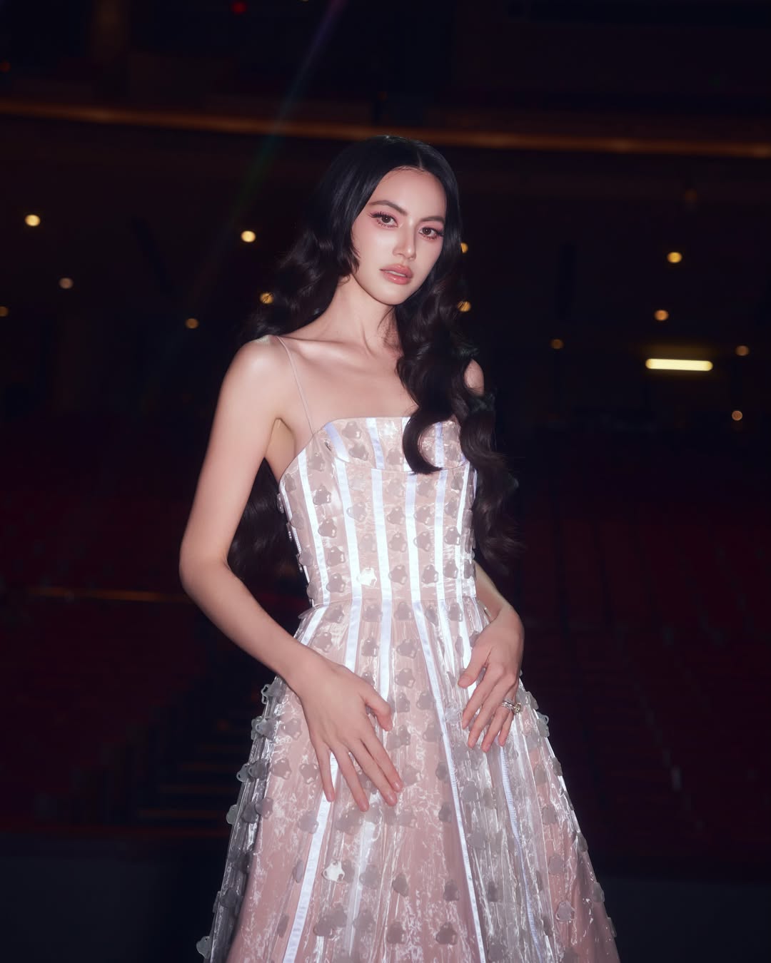 ใหม่ - ดาวิกา โฮร์เน่