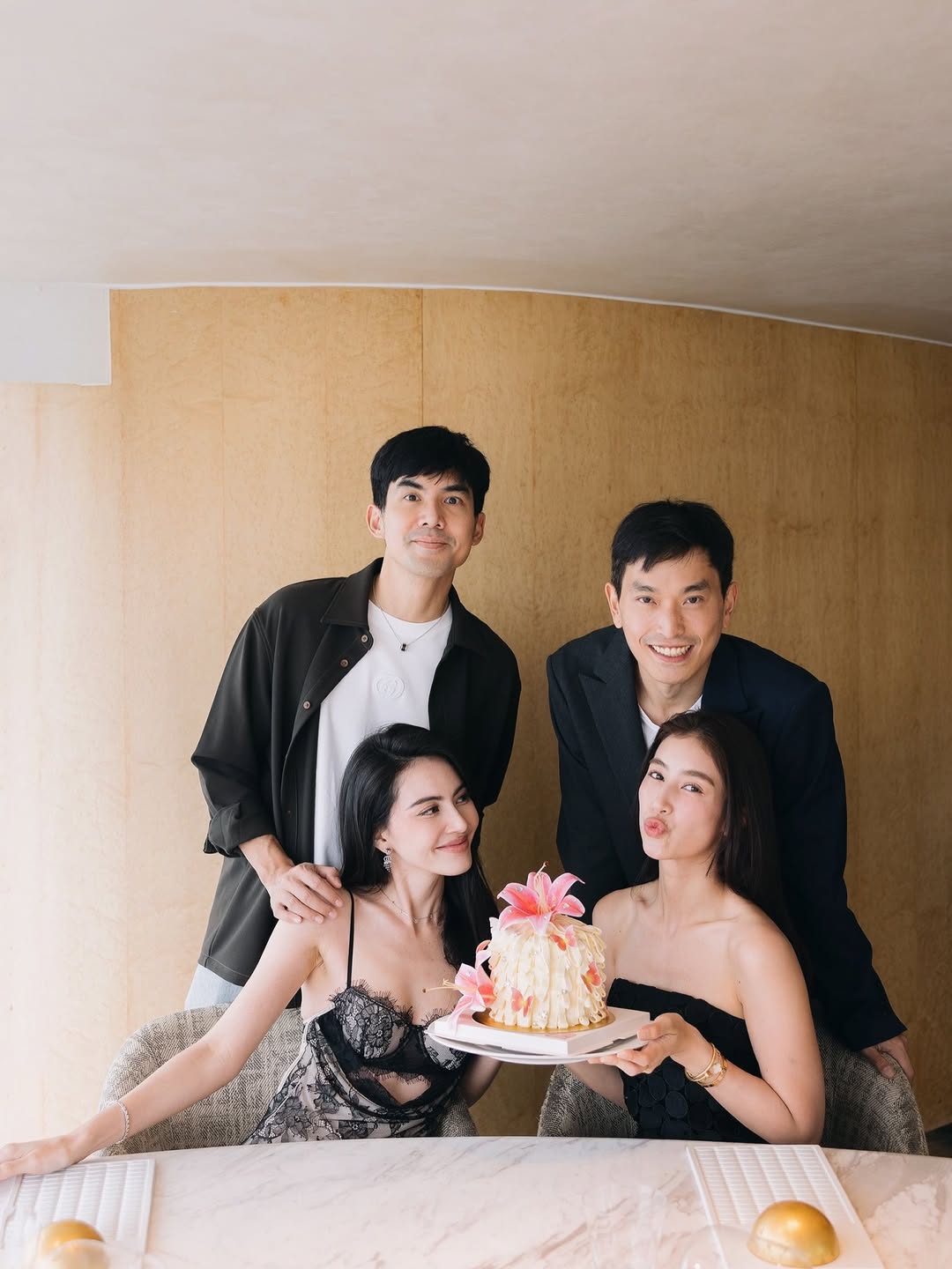 ใหม่ - ดาวิกา โฮร์เน่