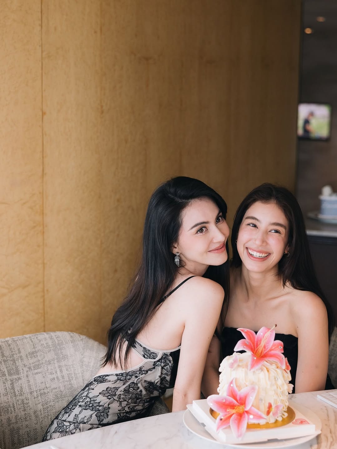 ใหม่ - ดาวิกา โฮร์เน่