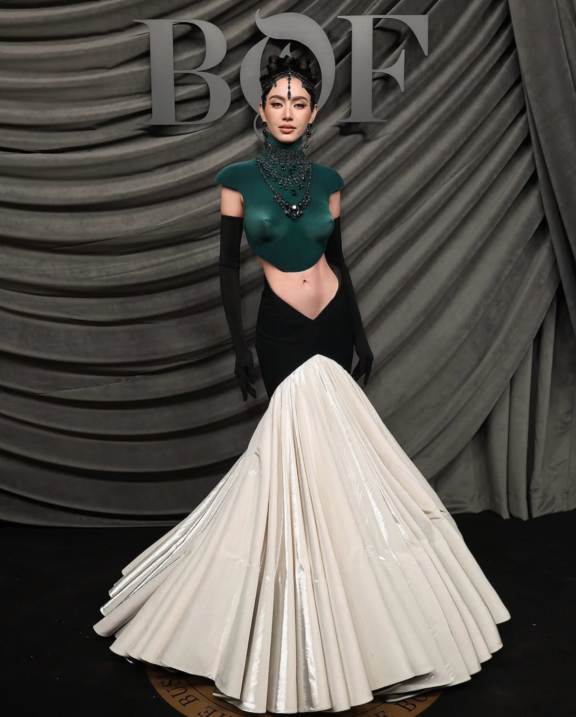 ใหม่ - ดาวิกา โฮร์เน่