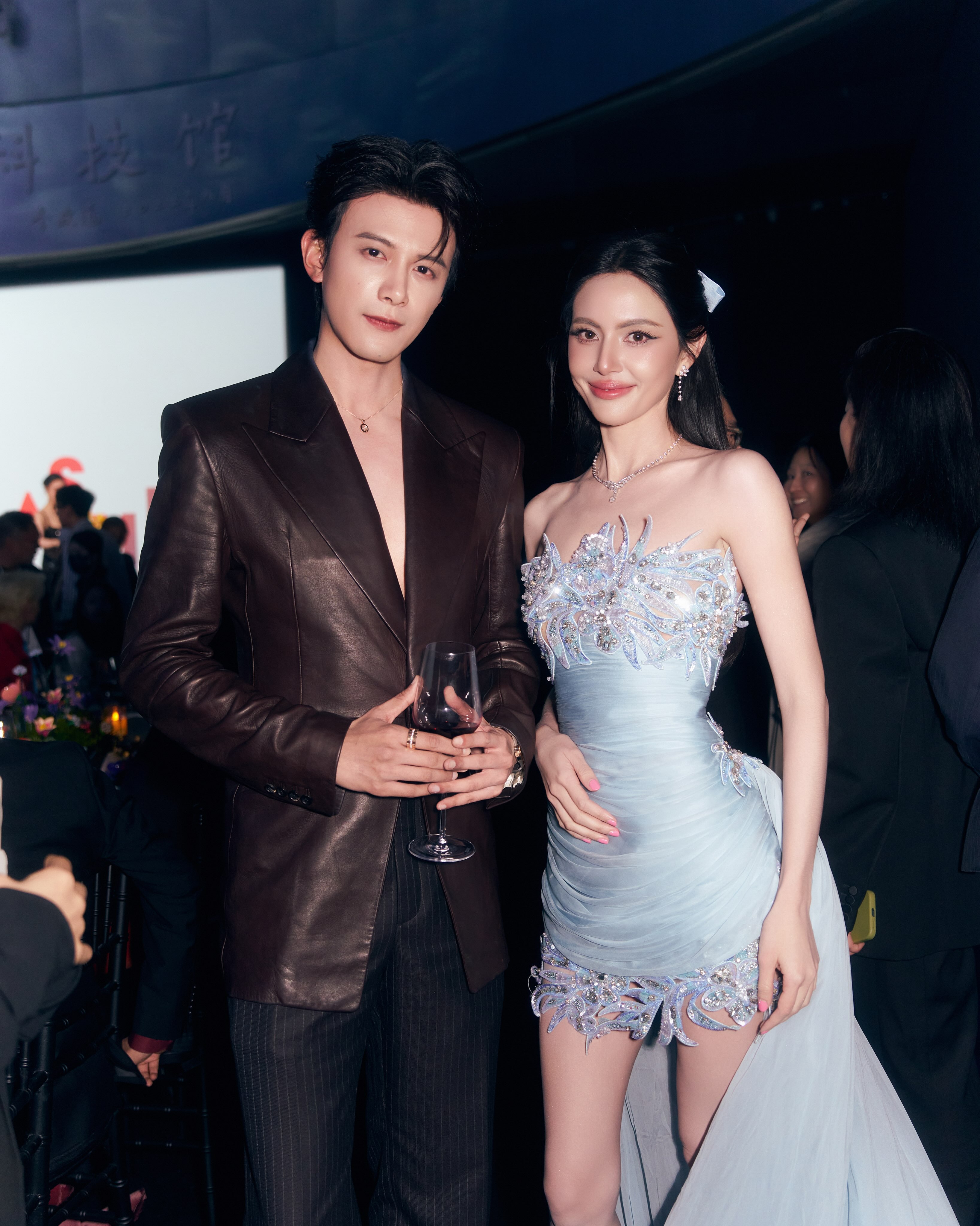 ใหม่ - ดาวิกา โฮร์เน่