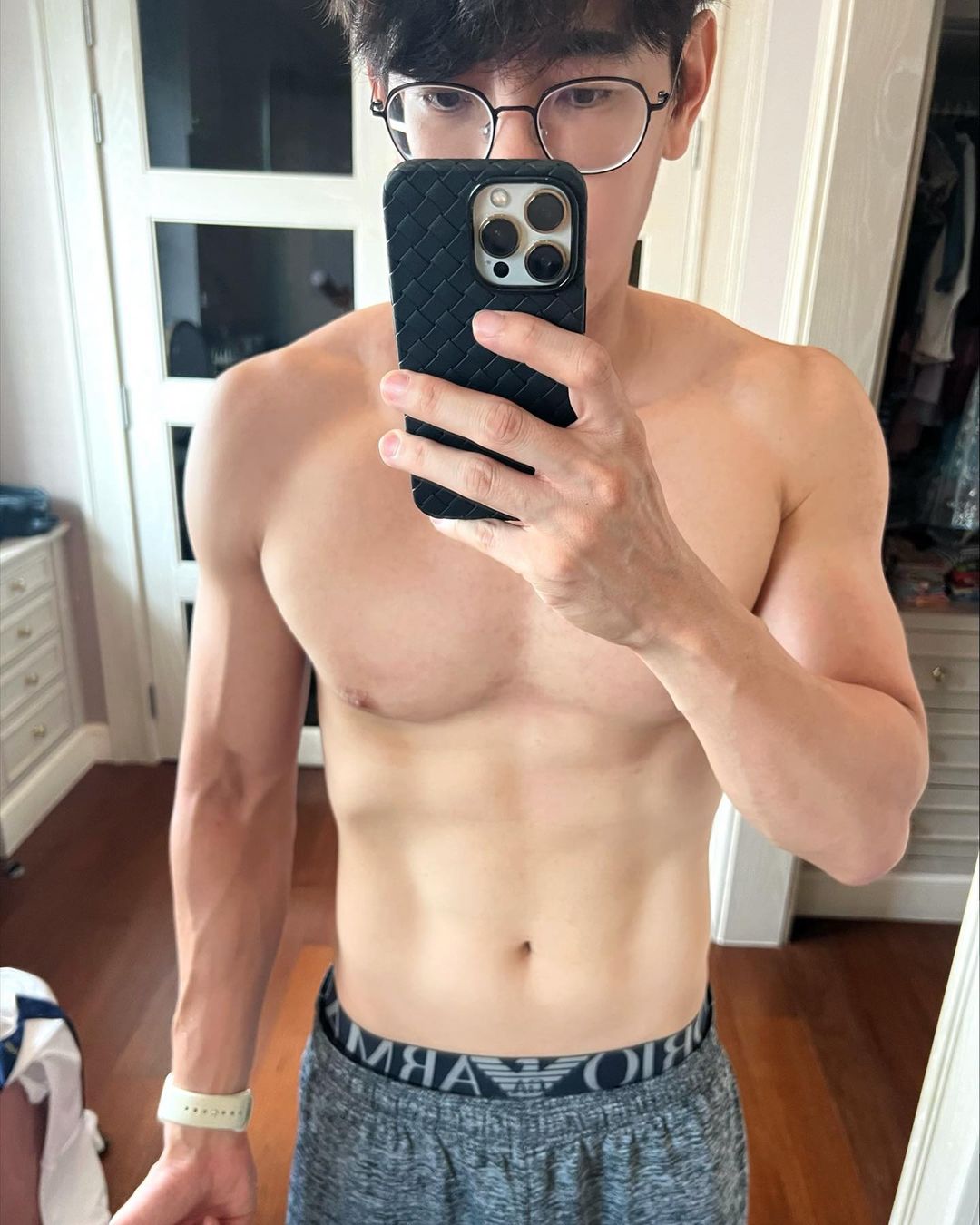 ฟลุค - จิระ ด่านบวรเกียรติ