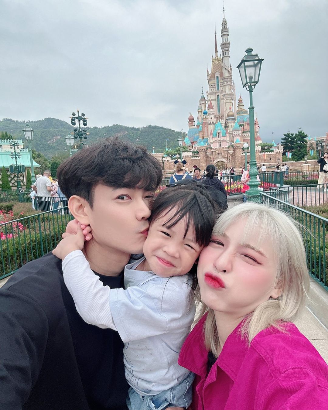 ฟลุค - จิระ ด่านบวรเกียรติ