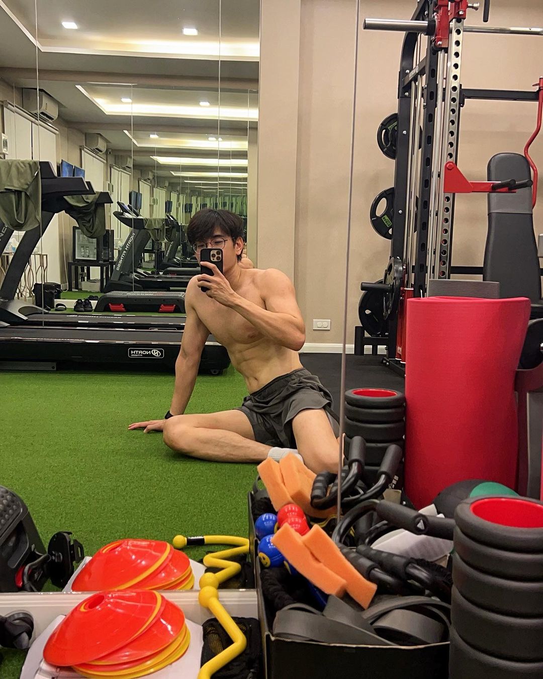 ฟลุค - จิระ ด่านบวรเกียรติ