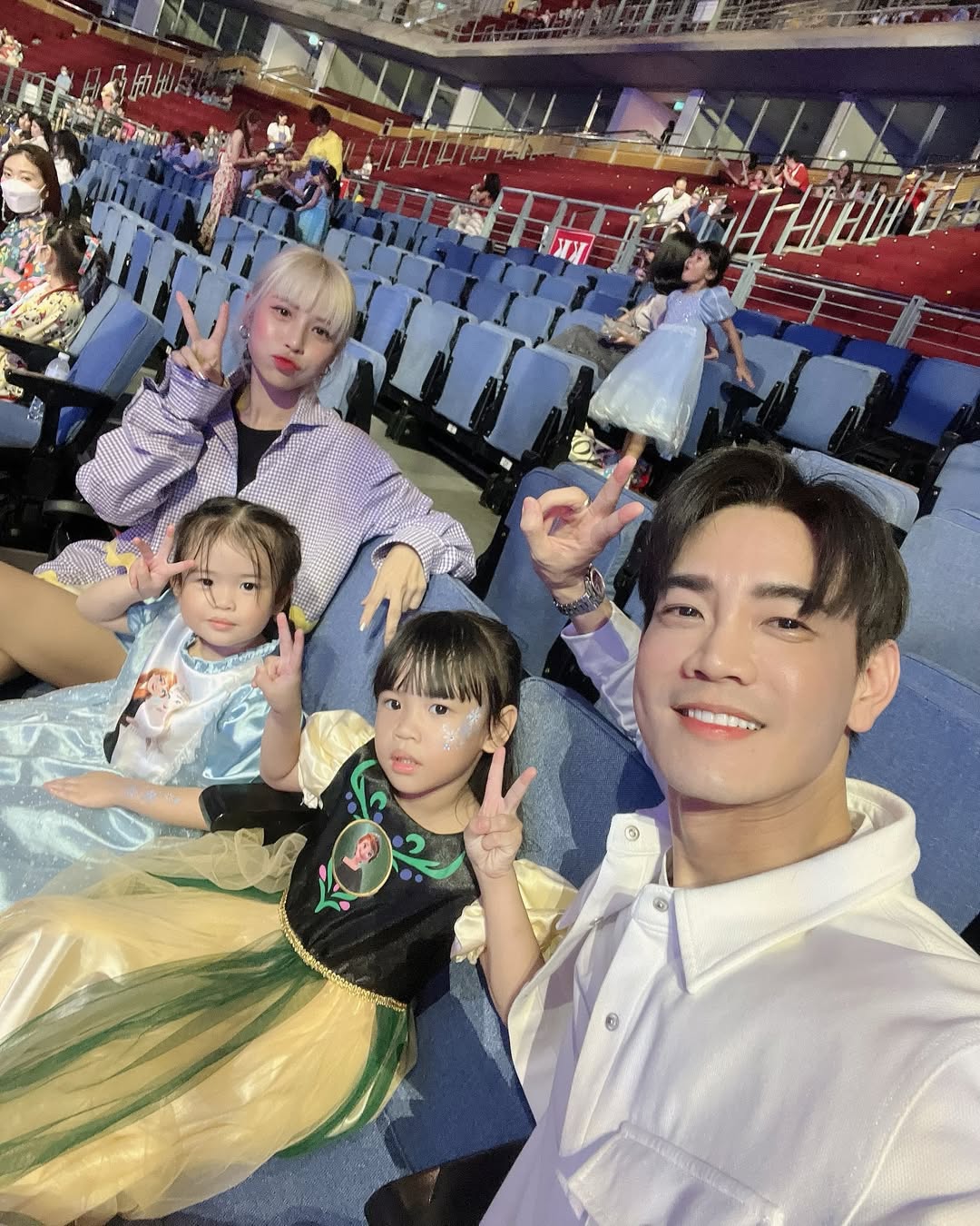 ฟลุค - จิระ ด่านบวรเกียรติ