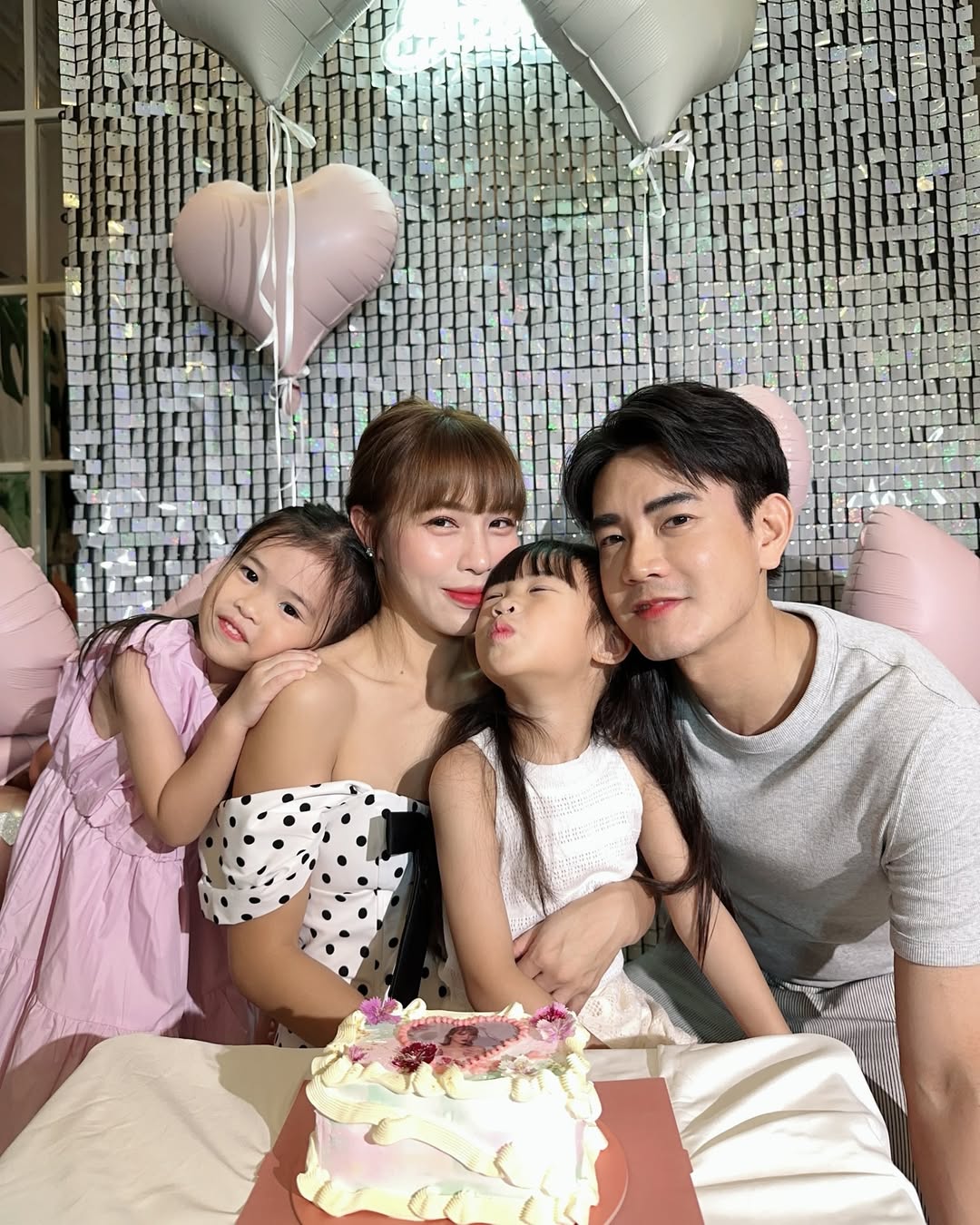 ฟลุค - จิระ ด่านบวรเกียรติ