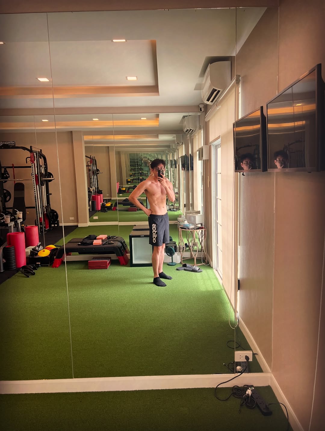 ฟลุค - จิระ ด่านบวรเกียรติ