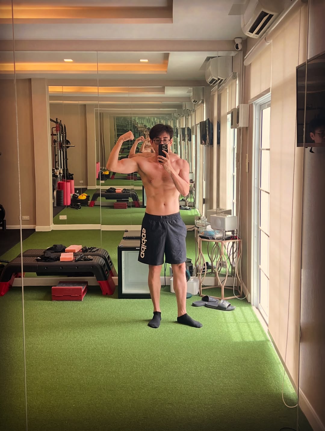 ฟลุค - จิระ ด่านบวรเกียรติ