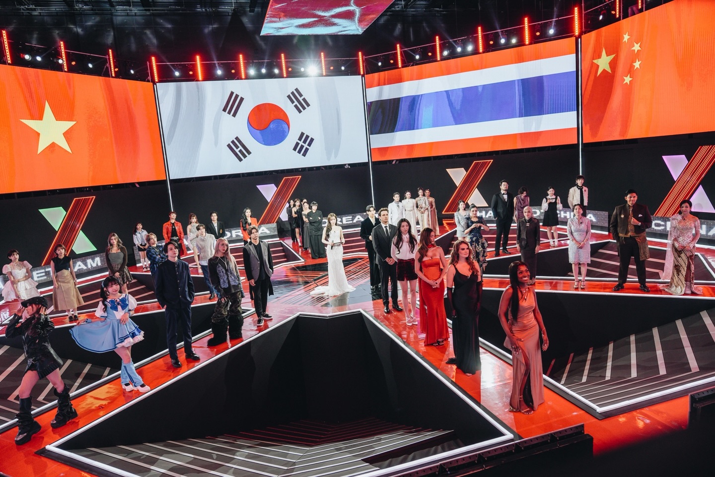 ฟลุค - จิระ ด่านบวรเกียรติ