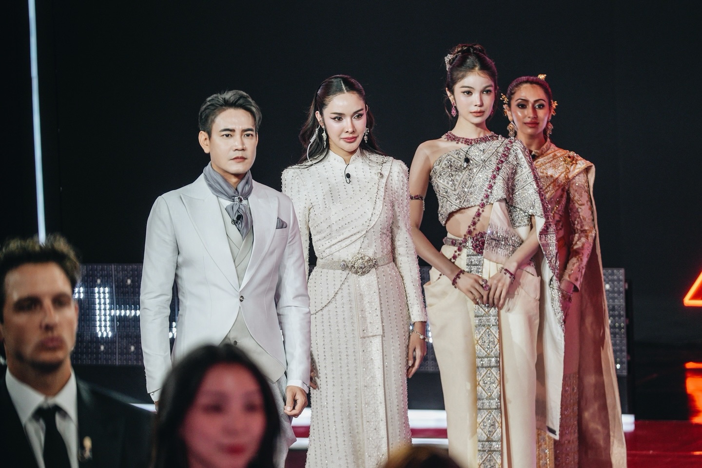 ฟลุค - จิระ ด่านบวรเกียรติ