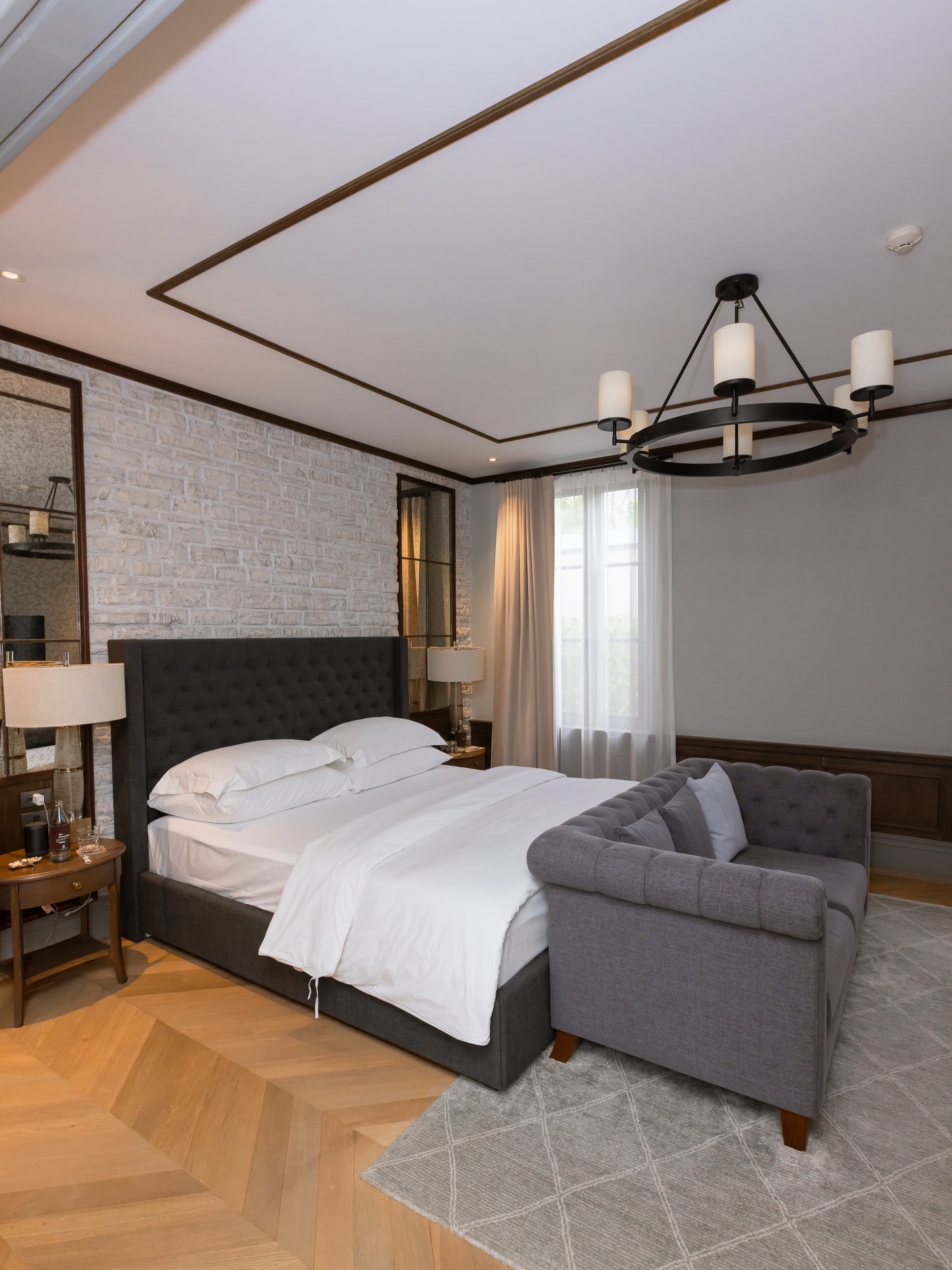 ฟลุค - จิระ ด่านบวรเกียรติ