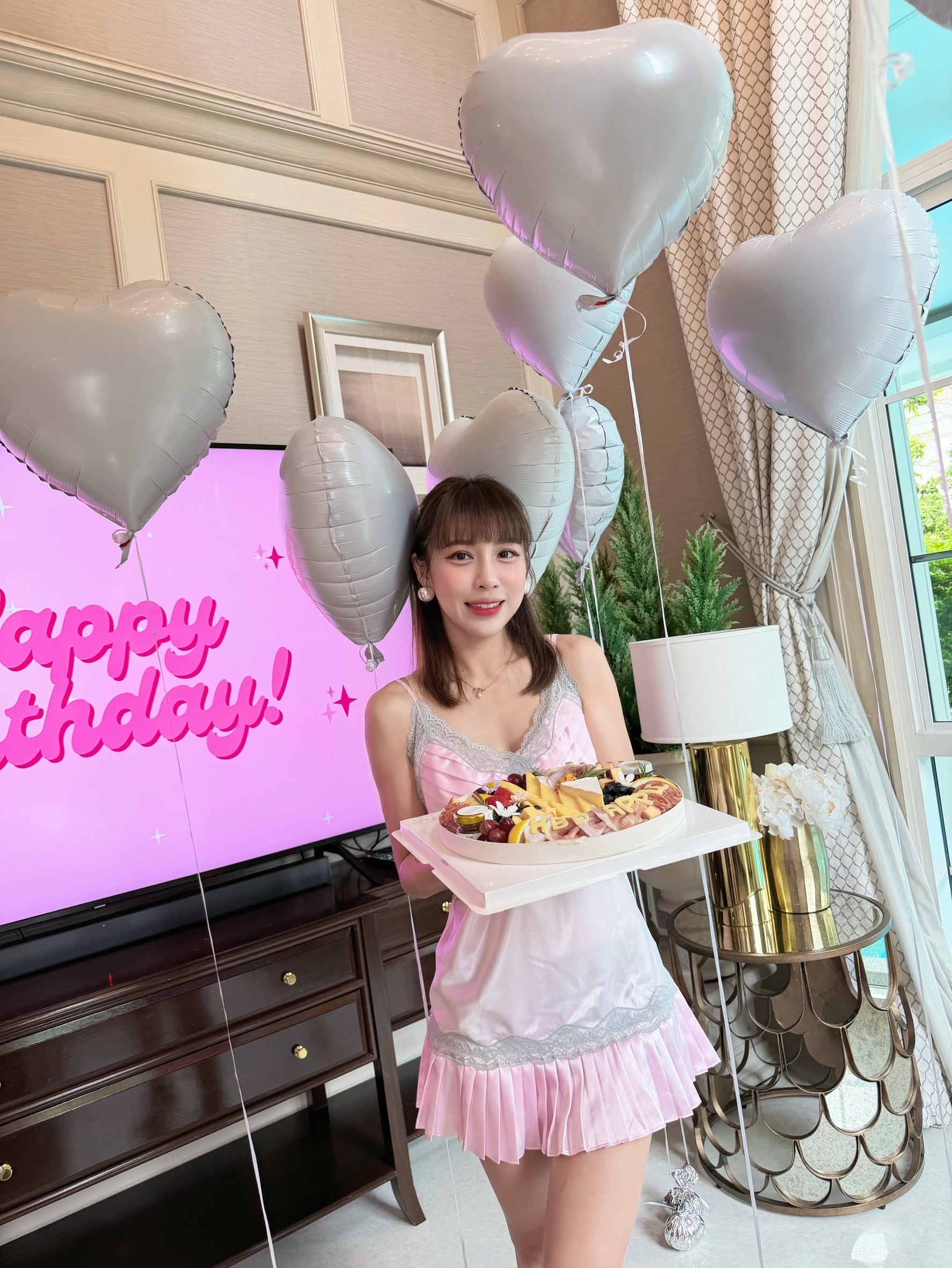 ฟลุค - จิระ ด่านบวรเกียรติ