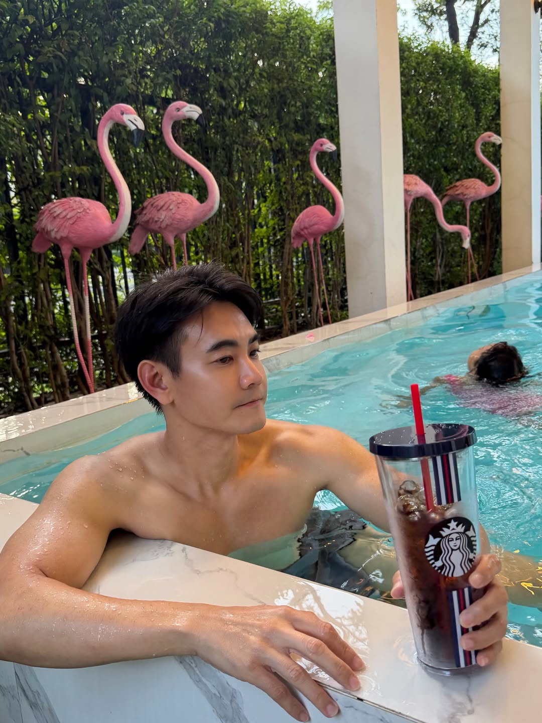 ฟลุค - จิระ ด่านบวรเกียรติ