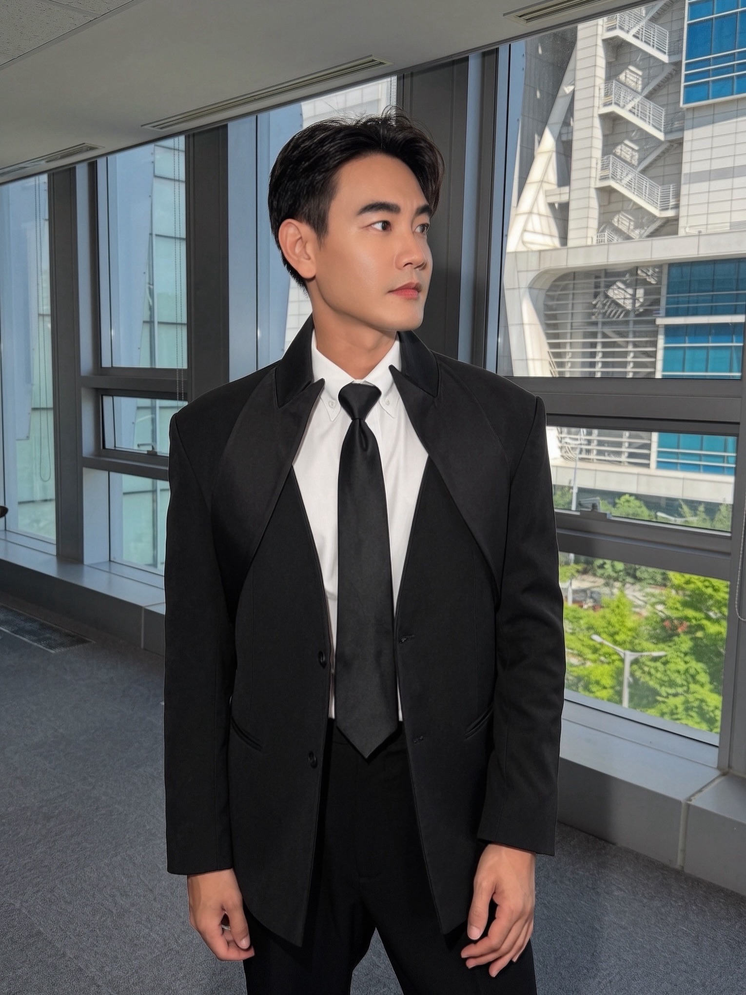 ฟลุค - จิระ ด่านบวรเกียรติ