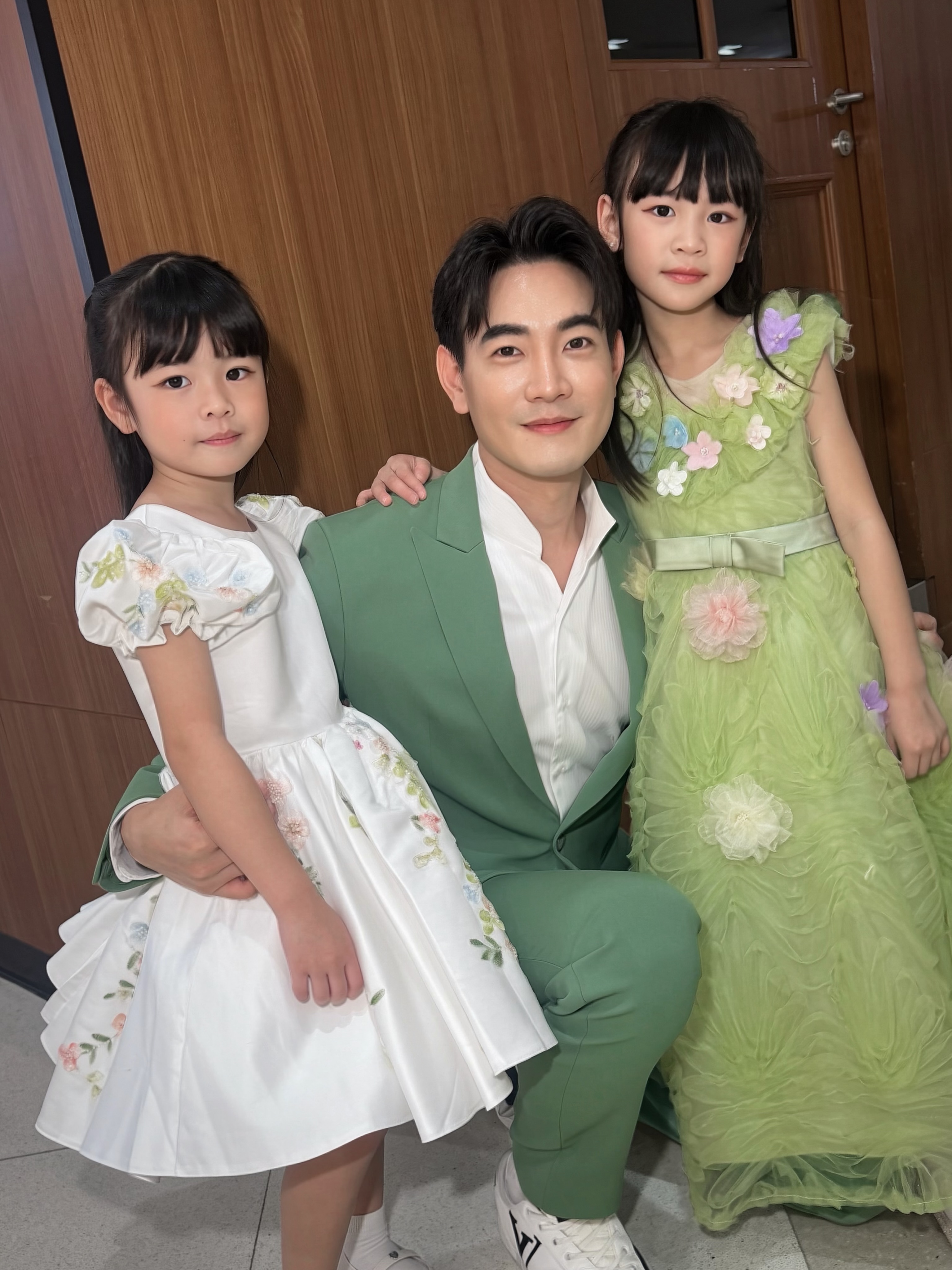 ฟลุค - จิระ ด่านบวรเกียรติ