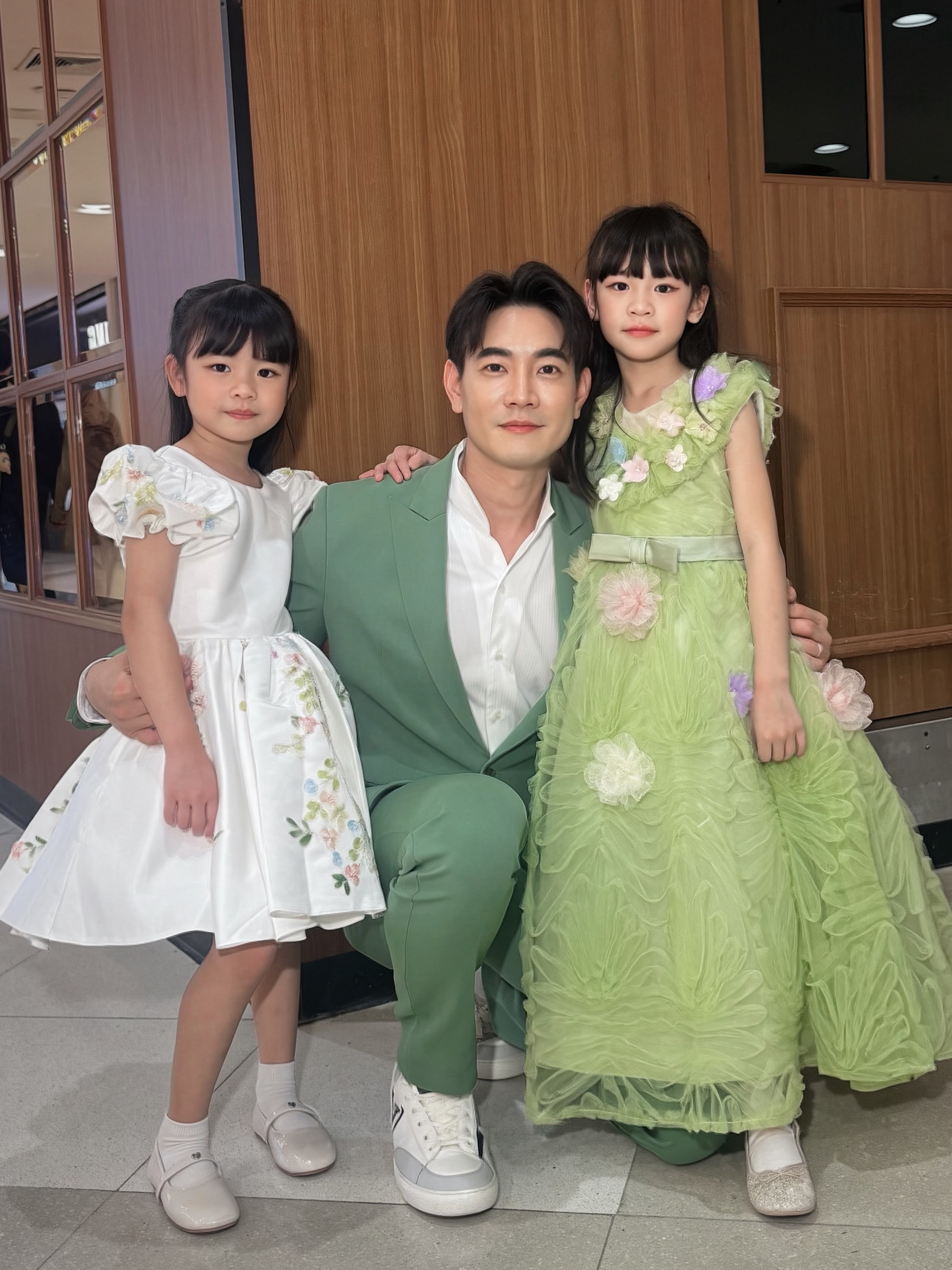 ฟลุค - จิระ ด่านบวรเกียรติ