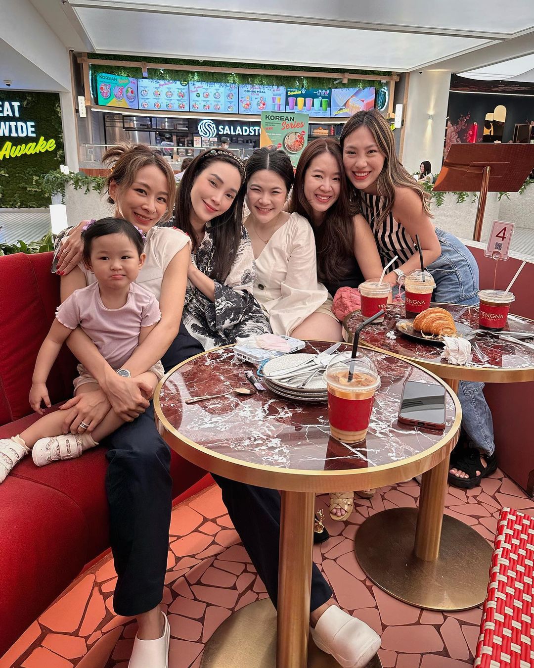 เมย์ - พิชญ์นาฏ สาขากร