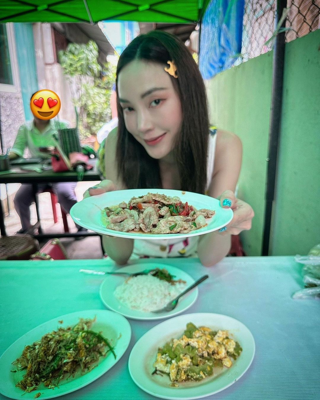เมย์ - พิชญ์นาฏ สาขากร