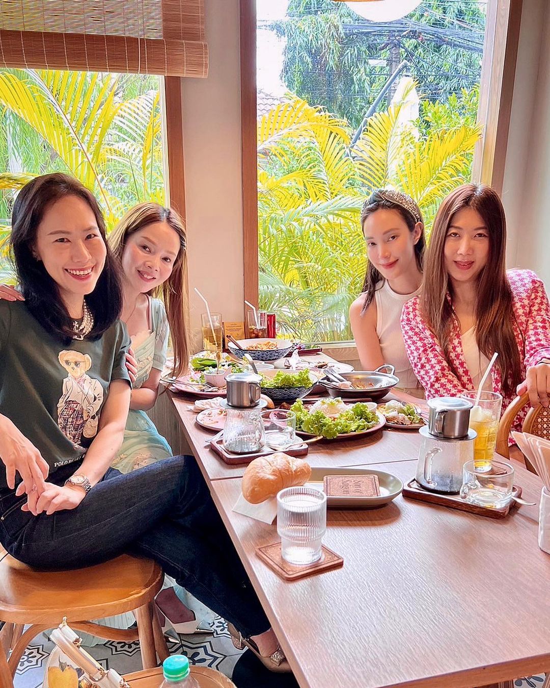 เมย์ - พิชญ์นาฏ สาขากร