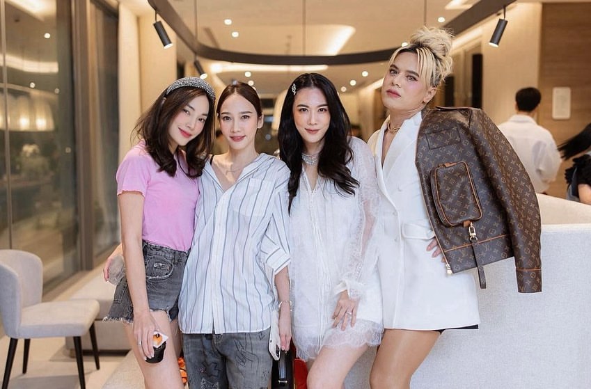 เมย์ - พิชญ์นาฏ สาขากร