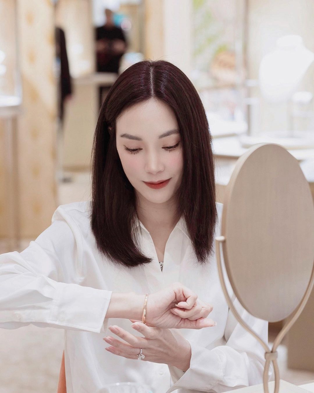 เมย์ - พิชญ์นาฏ สาขากร