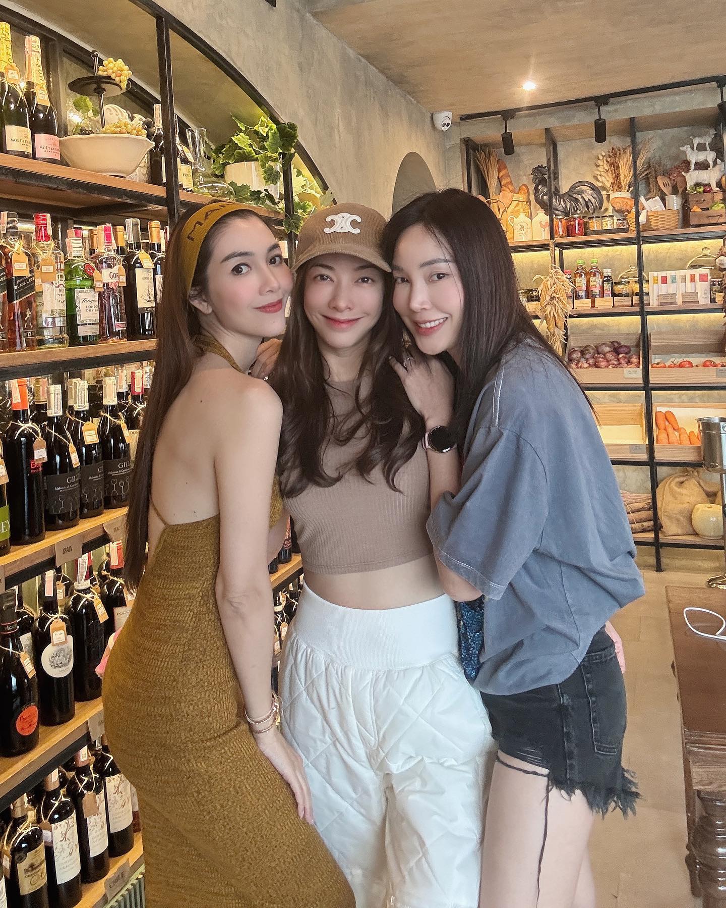 เมย์ - พิชญ์นาฏ สาขากร