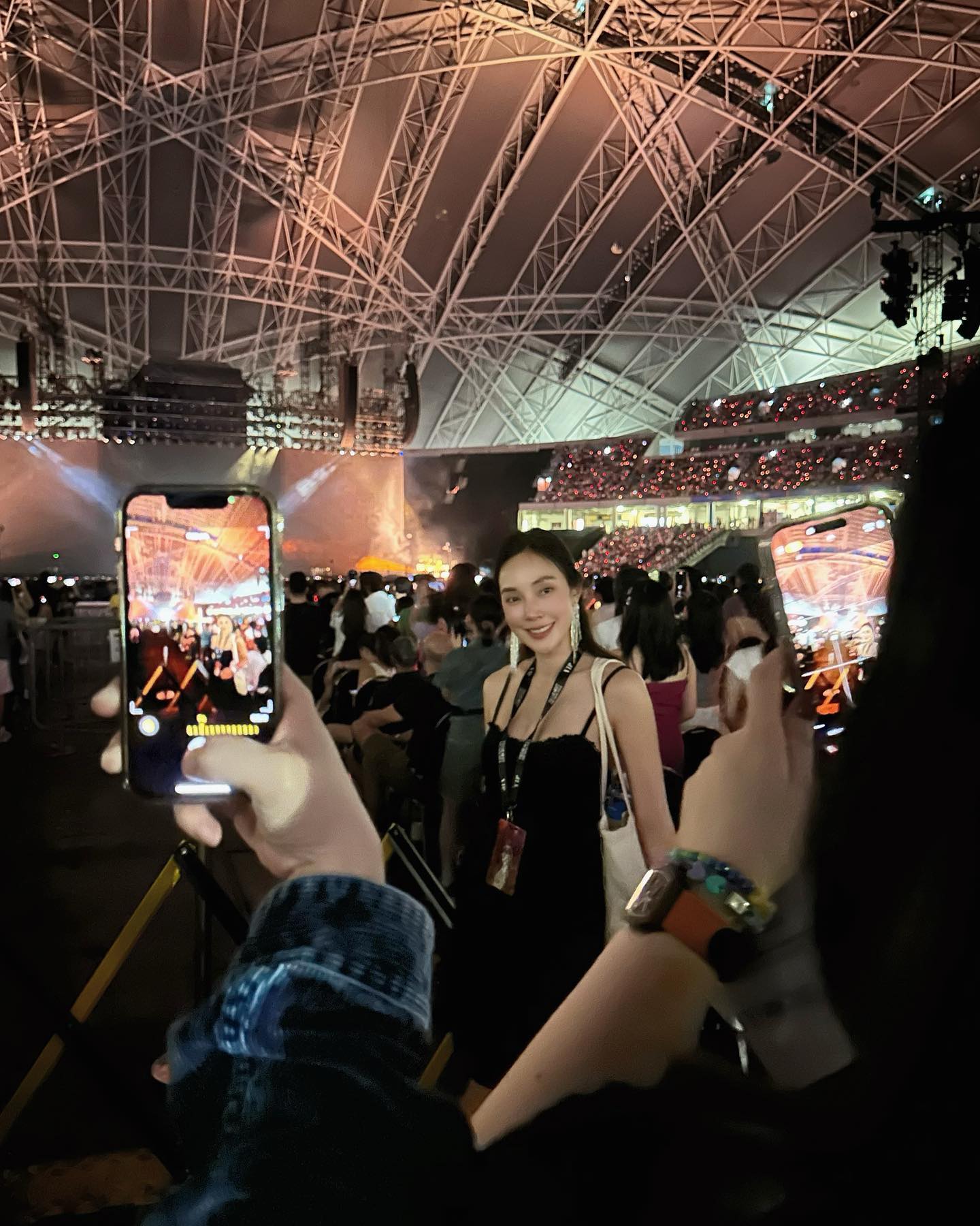 เมย์ - พิชญ์นาฏ สาขากร