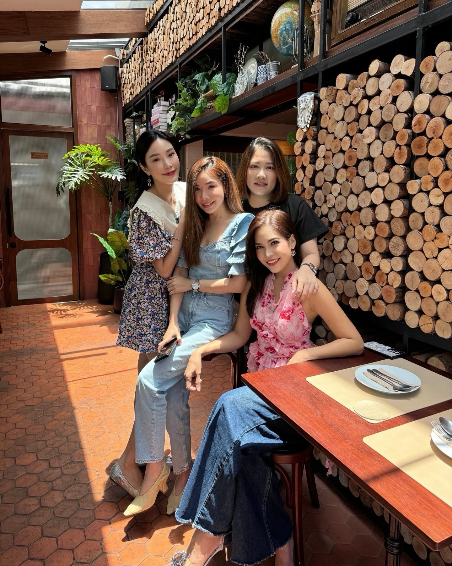 เมย์ - พิชญ์นาฏ สาขากร