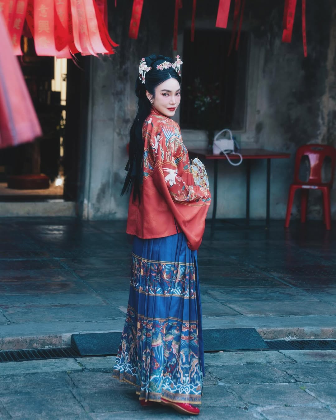 เมย์ - พิชญ์นาฏ สาขากร