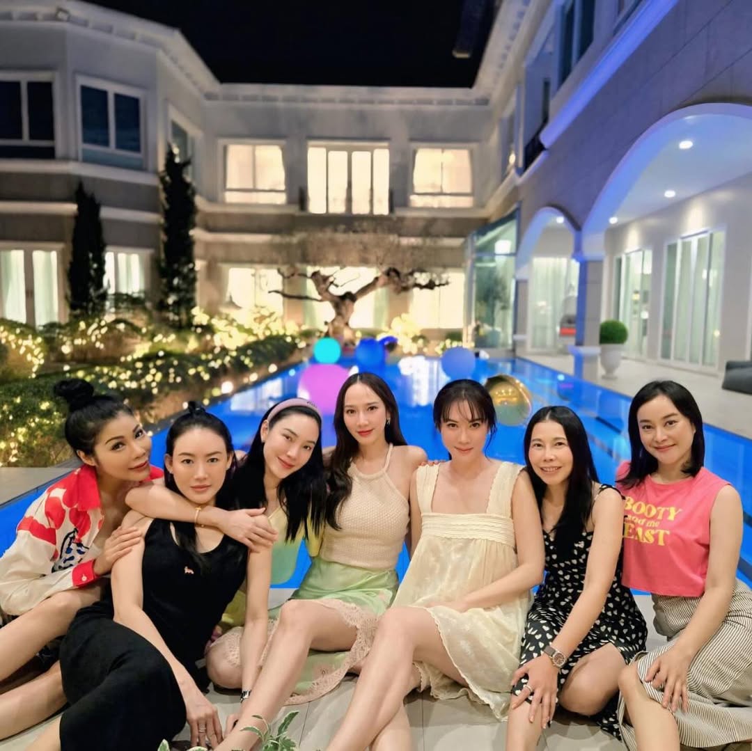 เมย์ - พิชญ์นาฏ สาขากร