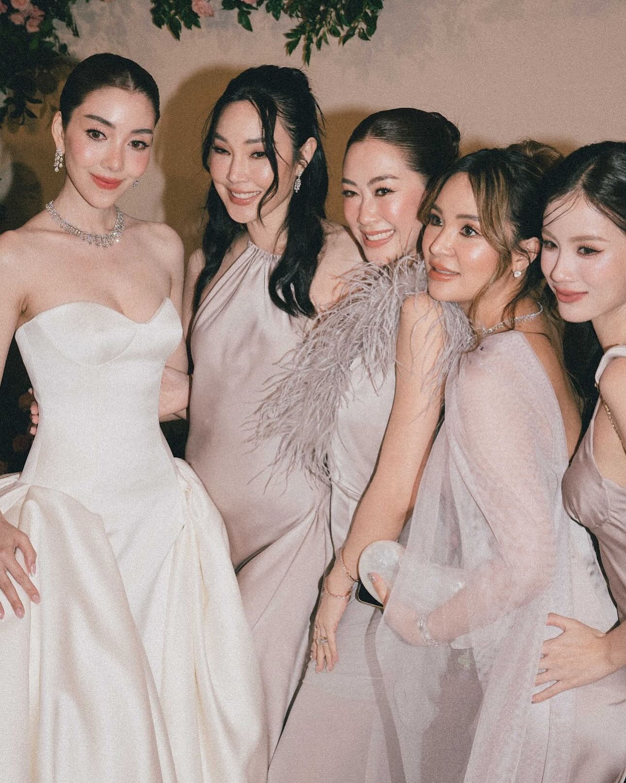 เมย์ - พิชญ์นาฏ สาขากร
