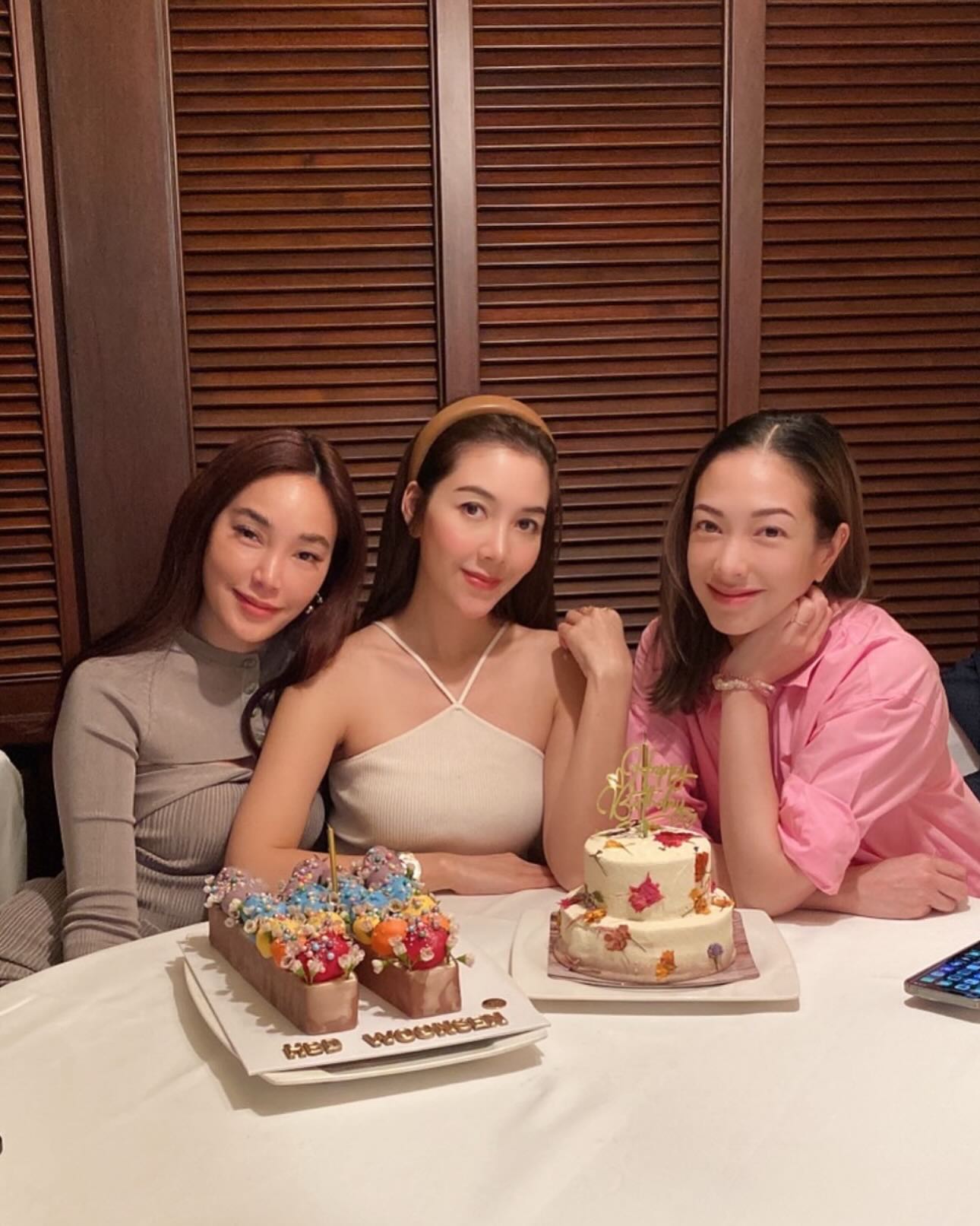 เมย์ - พิชญ์นาฏ สาขากร