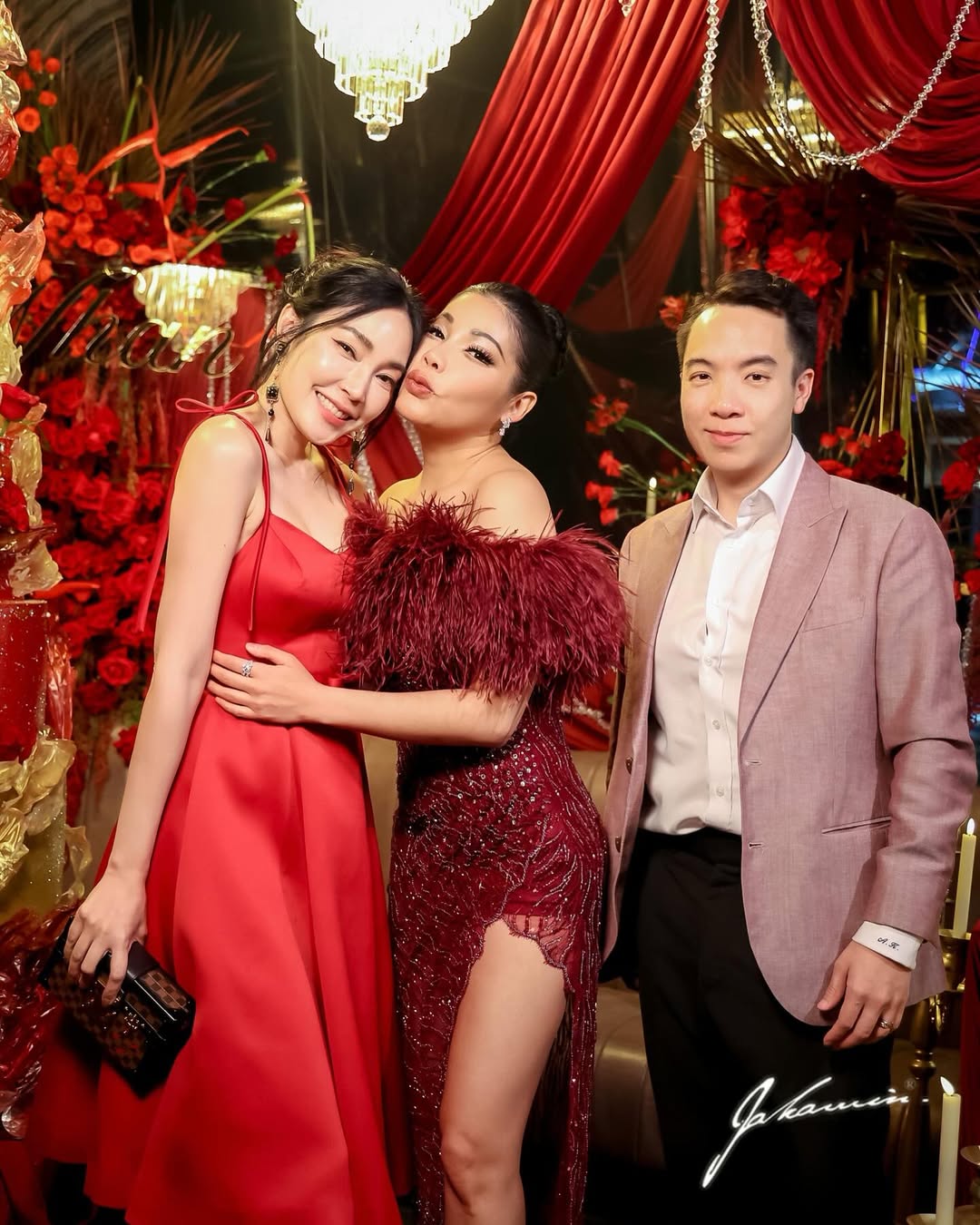 เมย์ - พิชญ์นาฏ สาขากร