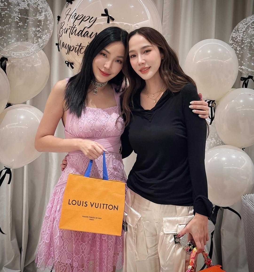 เมย์ - พิชญ์นาฏ สาขากร