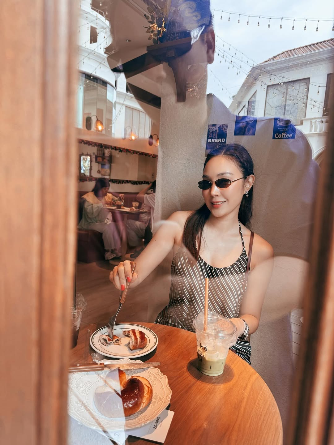 เมย์ - พิชญ์นาฏ สาขากร