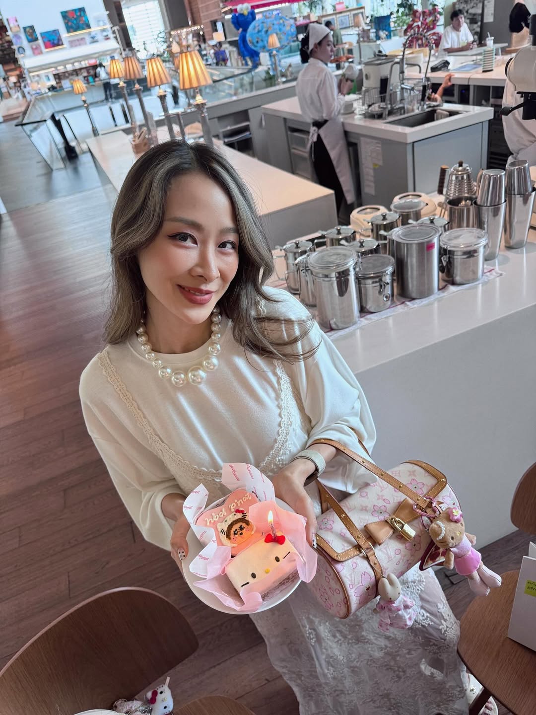 เมย์ - พิชญ์นาฏ สาขากร