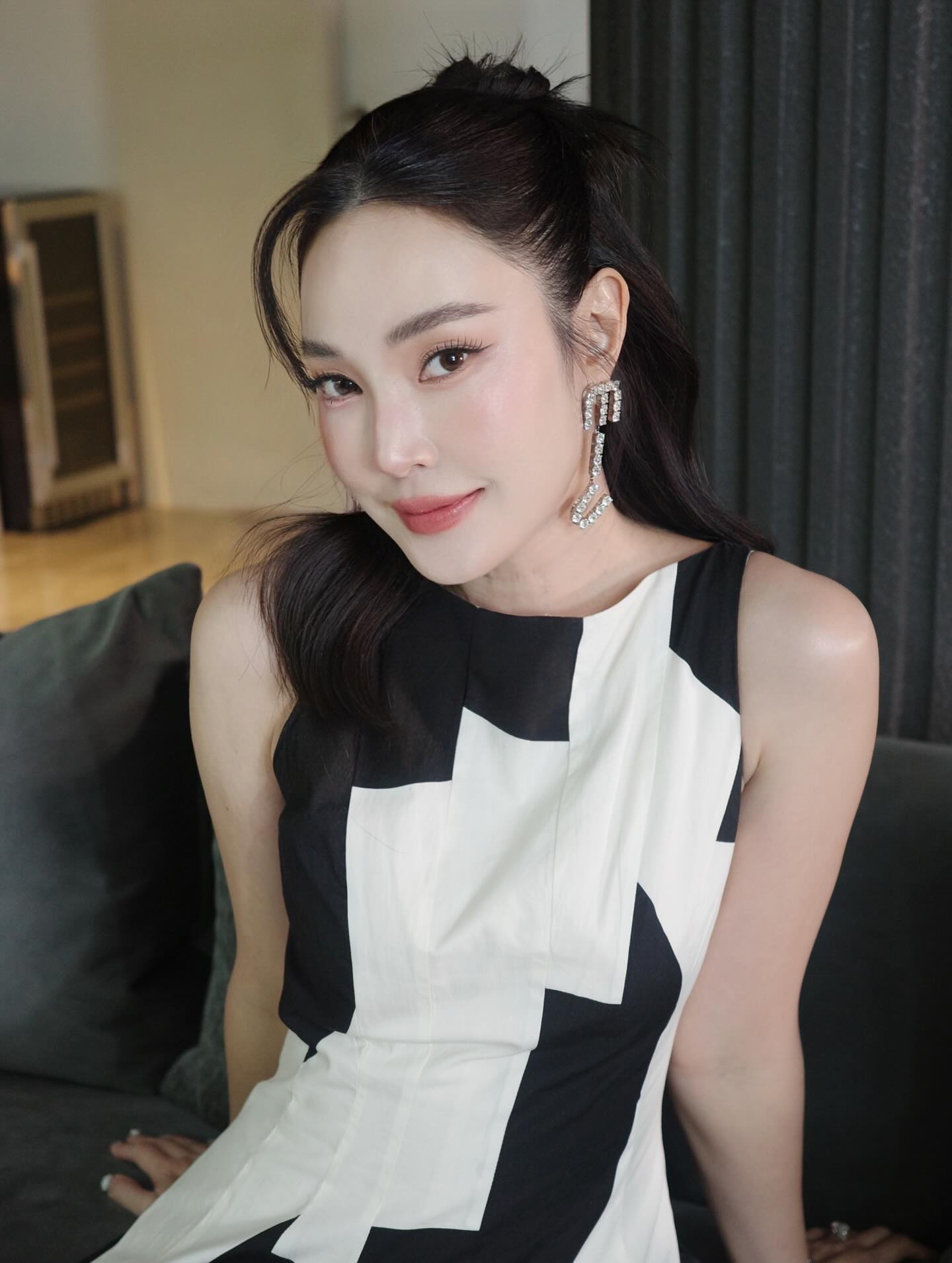 เมย์ - พิชญ์นาฏ สาขากร