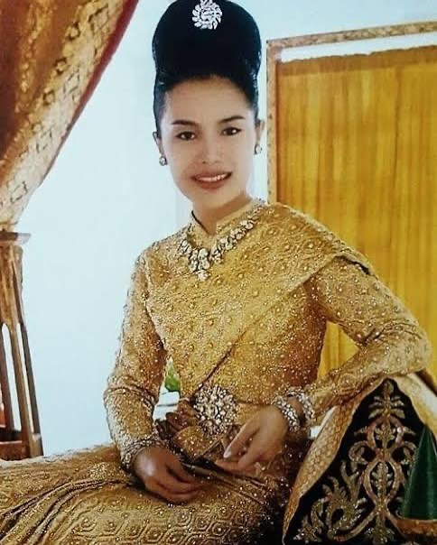 เมย์ - พิชญ์นาฏ สาขากร