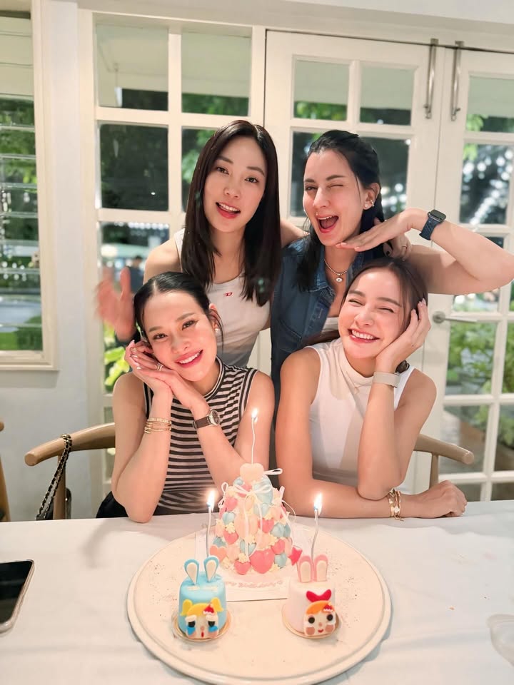 เมย์ - พิชญ์นาฏ สาขากร