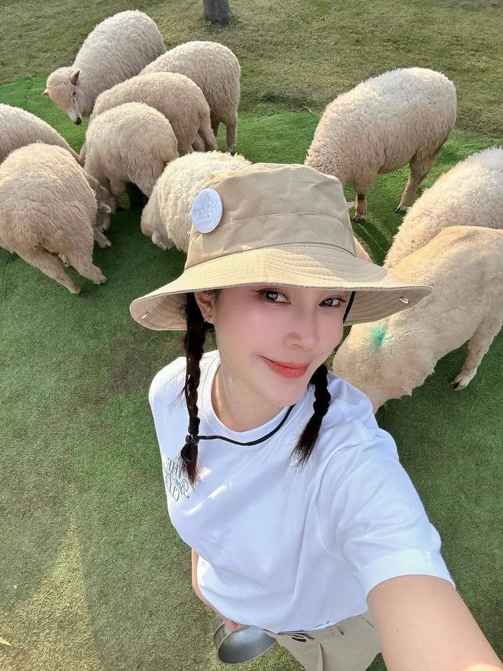 เมย์ - พิชญ์นาฏ สาขากร