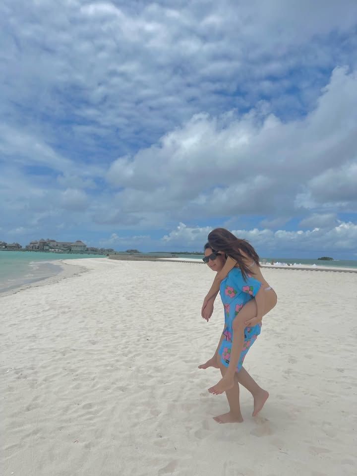 เมย์ - พิชญ์นาฏ สาขากร