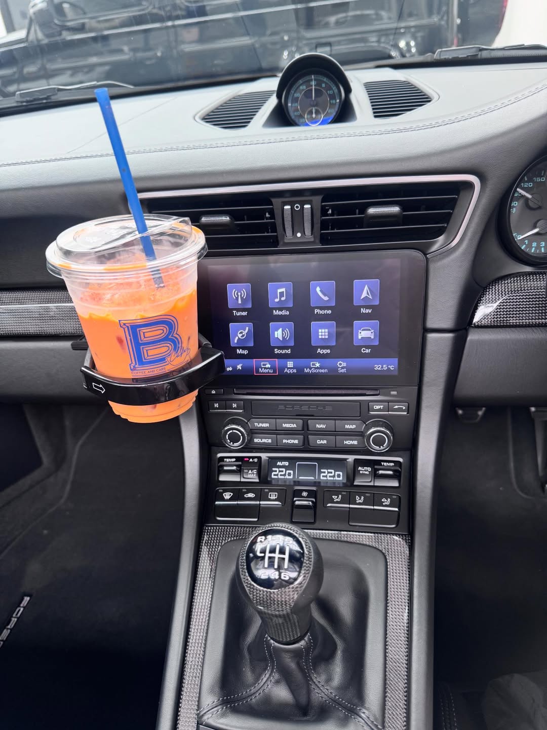 เมย์ - พิชญ์นาฏ สาขากร