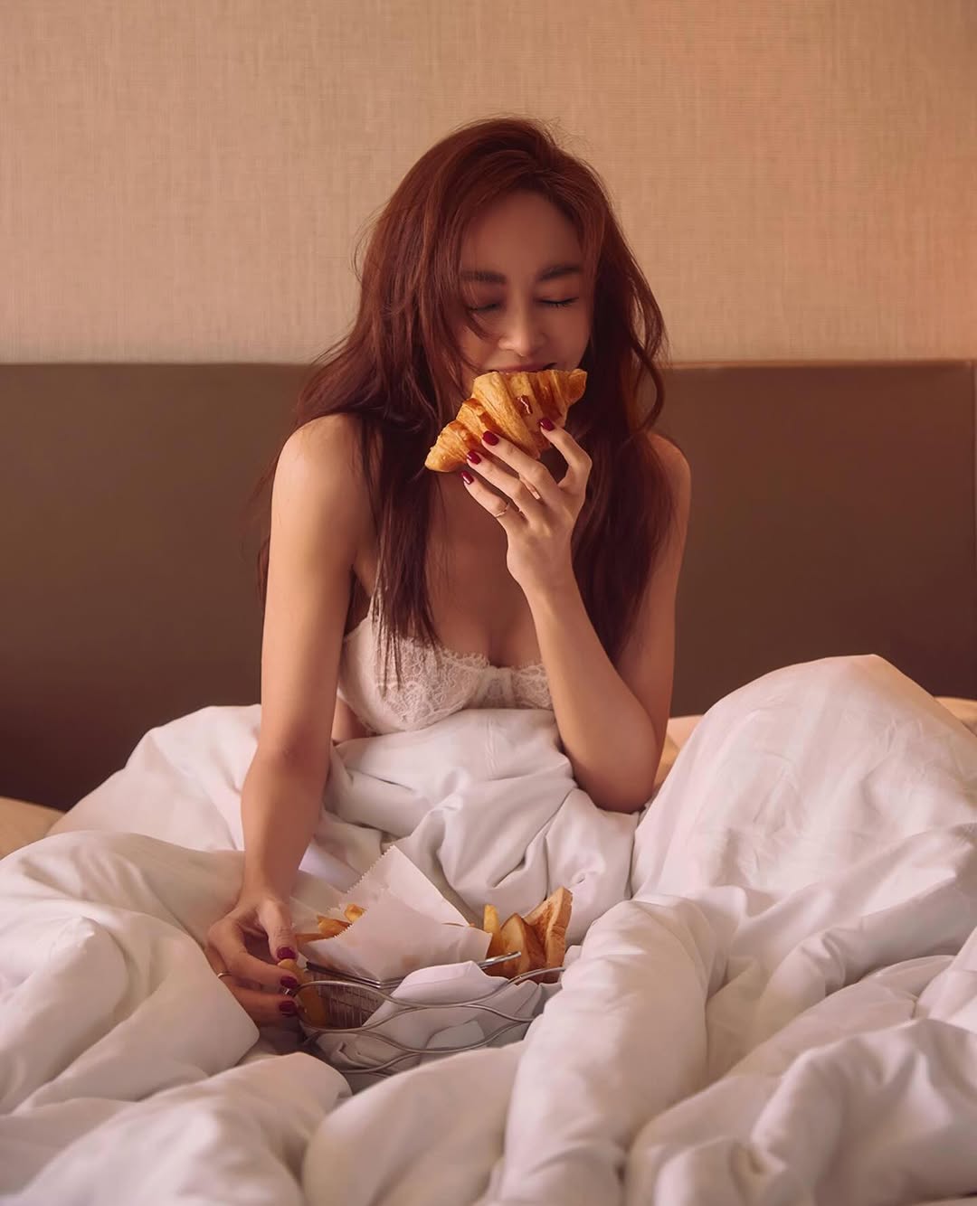 เมย์ - พิชญ์นาฏ สาขากร