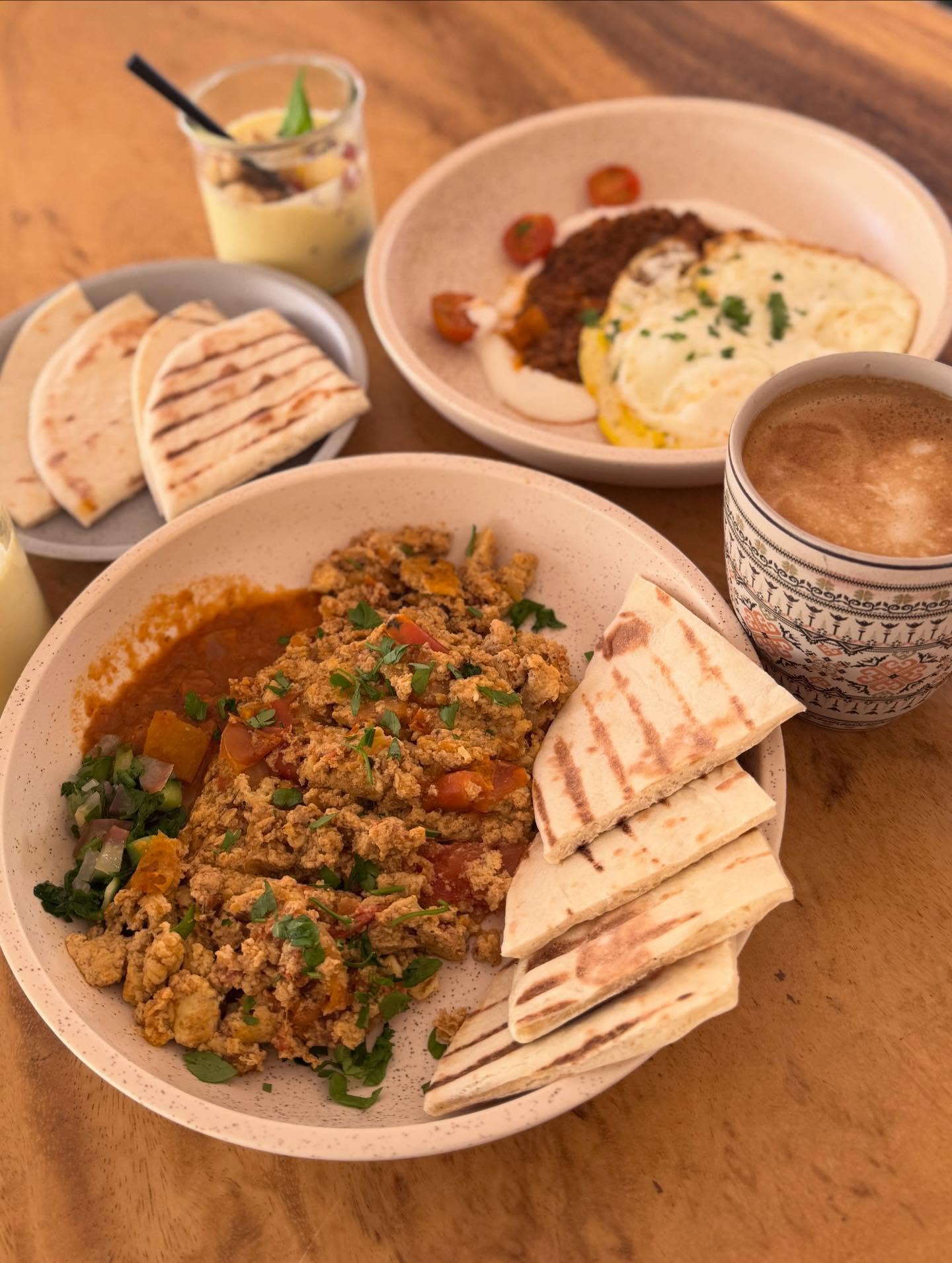 เมย์ - พิชญ์นาฏ สาขากร