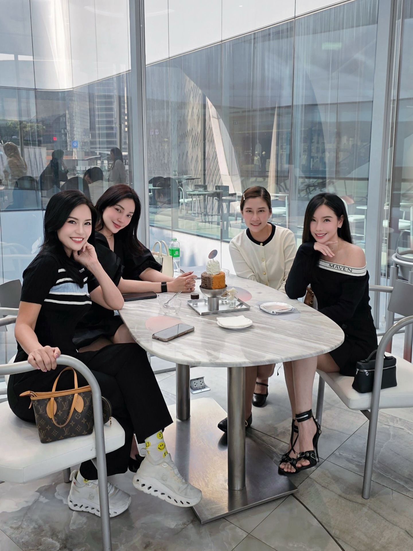 เมย์ - พิชญ์นาฏ สาขากร